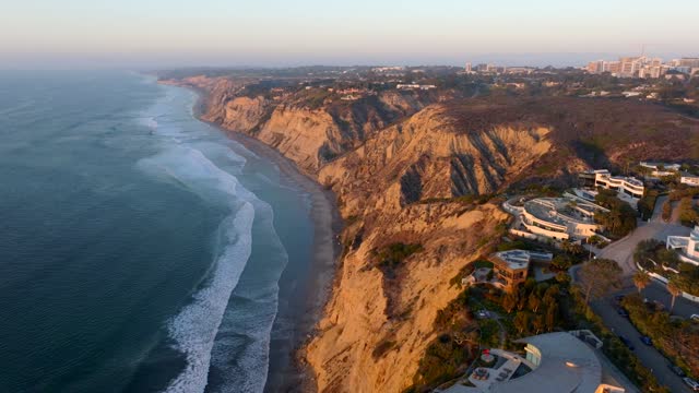 La Jolla Shores Black’s Beach and Torrey Pines during a beautiful San Diego Sunset | Drone Video