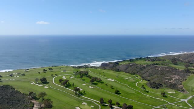 The Iconic Torrey Pines Golf Course in La Jolla looking over the beach and Pacific Ocean | Drone Video – 2
