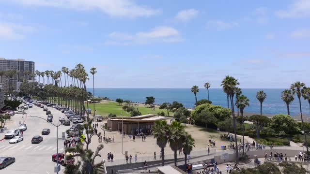 Aerial footage La Jolla Cove and Ellen Scripps Browning Park on a sunny day | Drone Video – 1