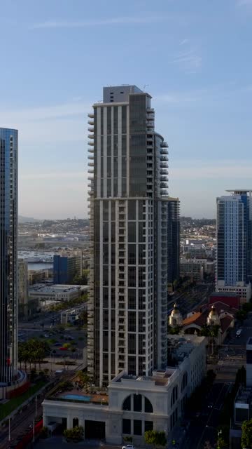 The Electra Condos Building by Bosa in Downtown San Diego | Vertical ...