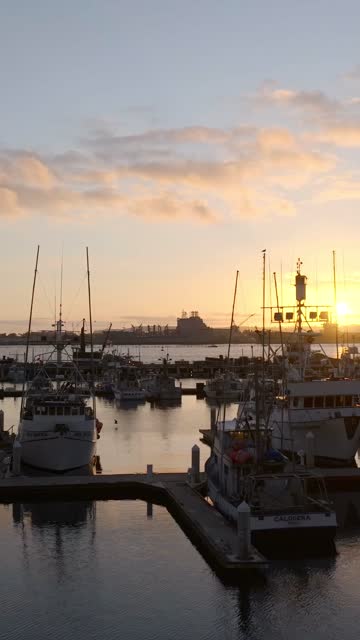 The harbor, boats and the bay at Embarcadero.