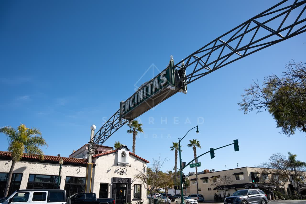 The downtown streets, palm trees and the buildings at Downtown Encinitas.