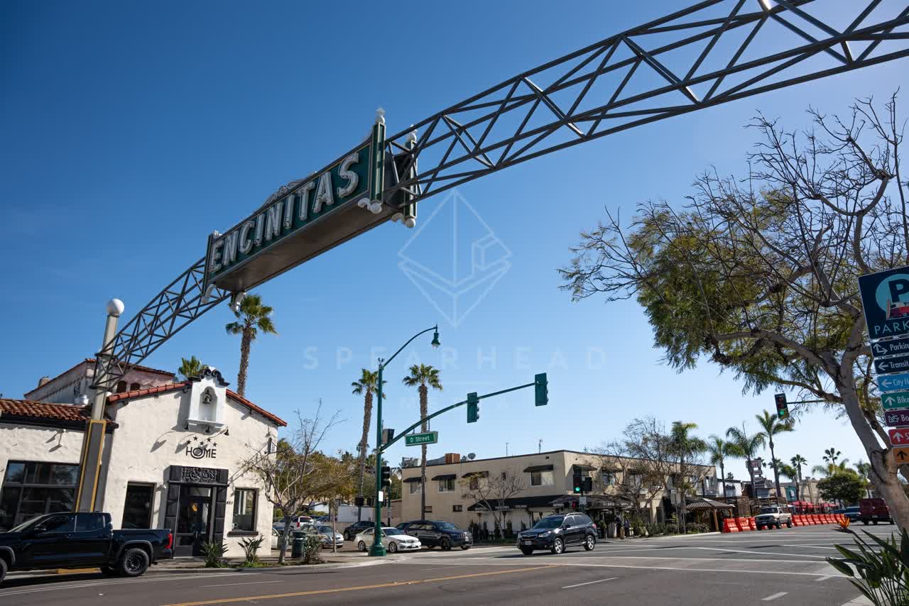 The downtown streets, palm trees and the buildings at Downtown Encinitas.