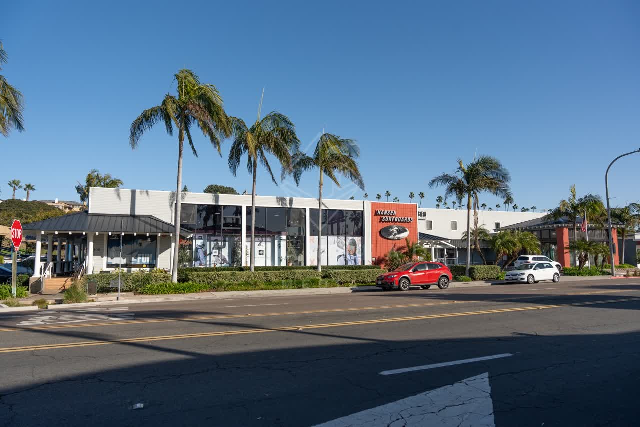 The downtown streets, palm trees and the buildings at Downtown Encinitas.