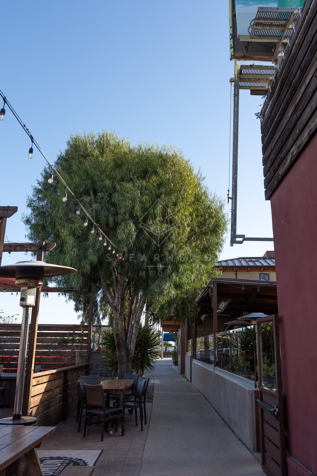 The downtown streets, the buildings and open country at Downtown Encinitas.