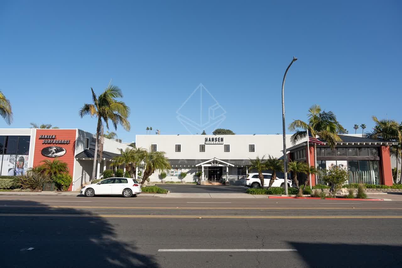 The downtown streets, palm trees and the buildings at Downtown Encinitas.