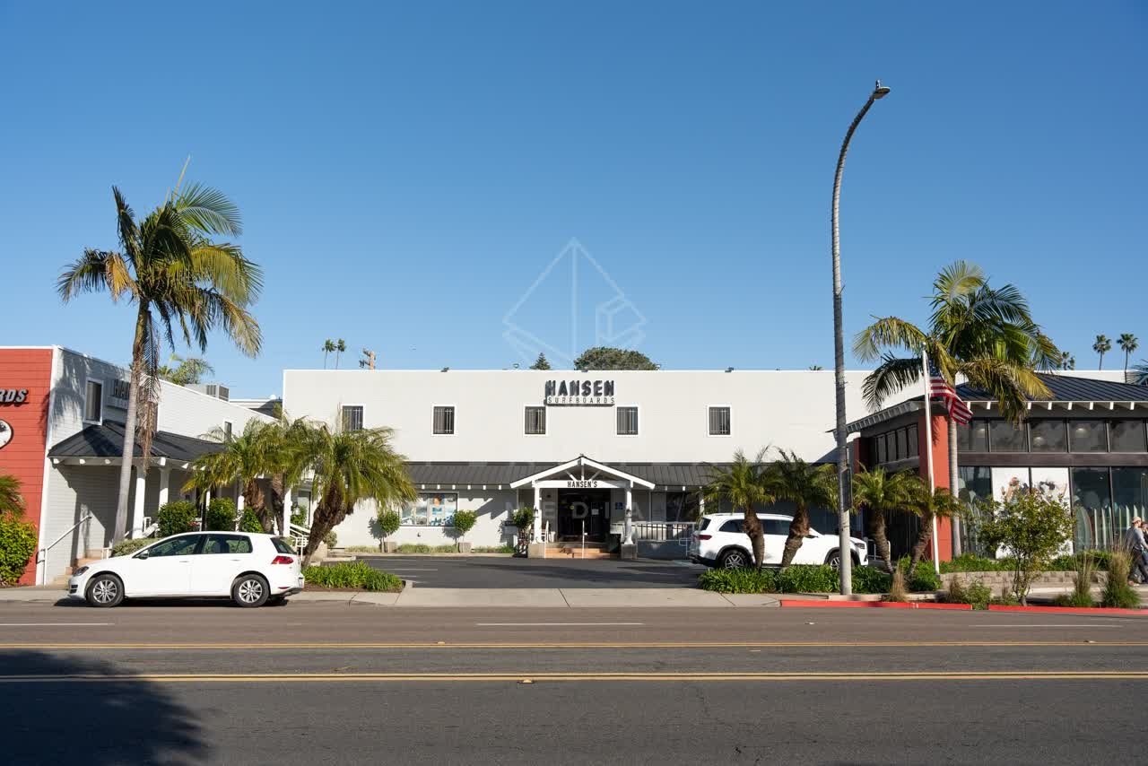 The downtown streets, palm trees and the buildings at Downtown Encinitas.