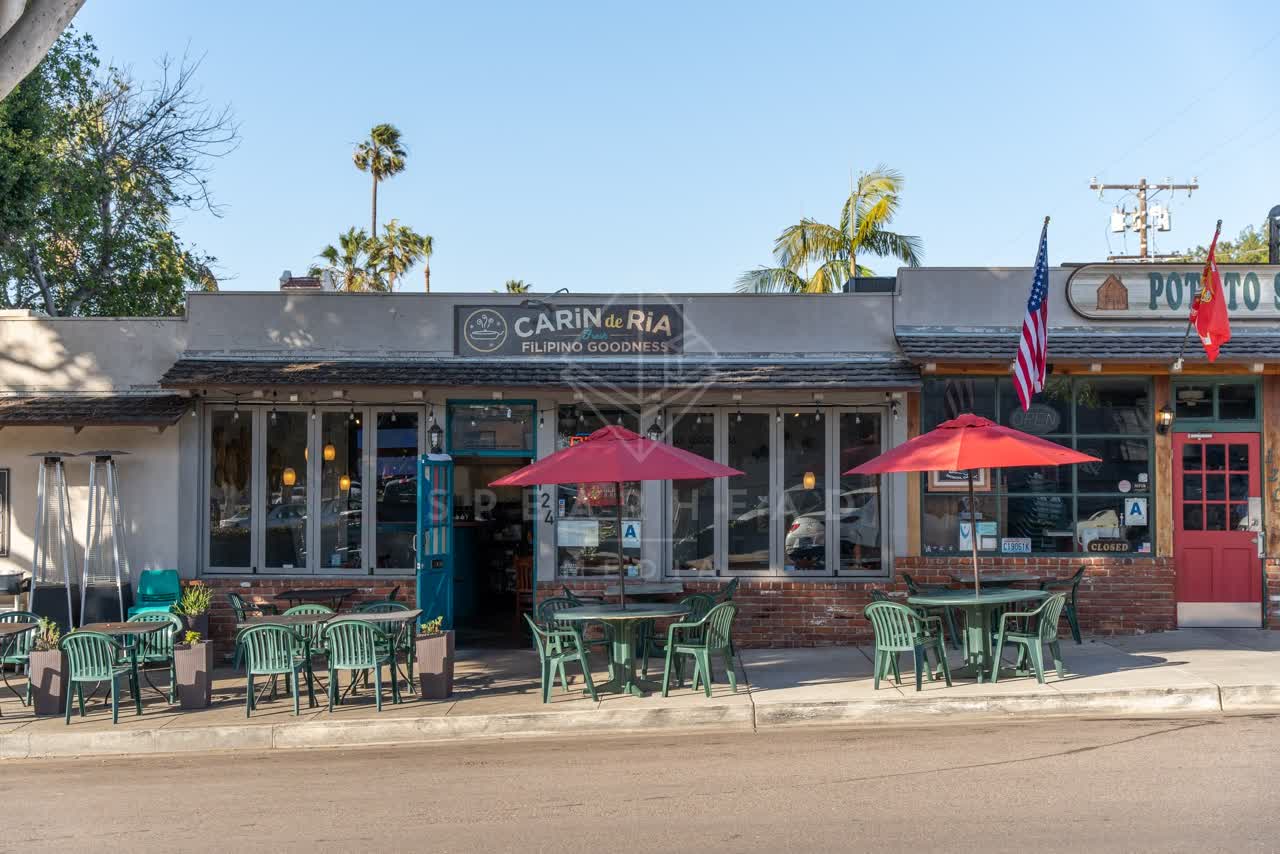 The downtown streets, palm trees and the buildings at Downtown Encinitas.