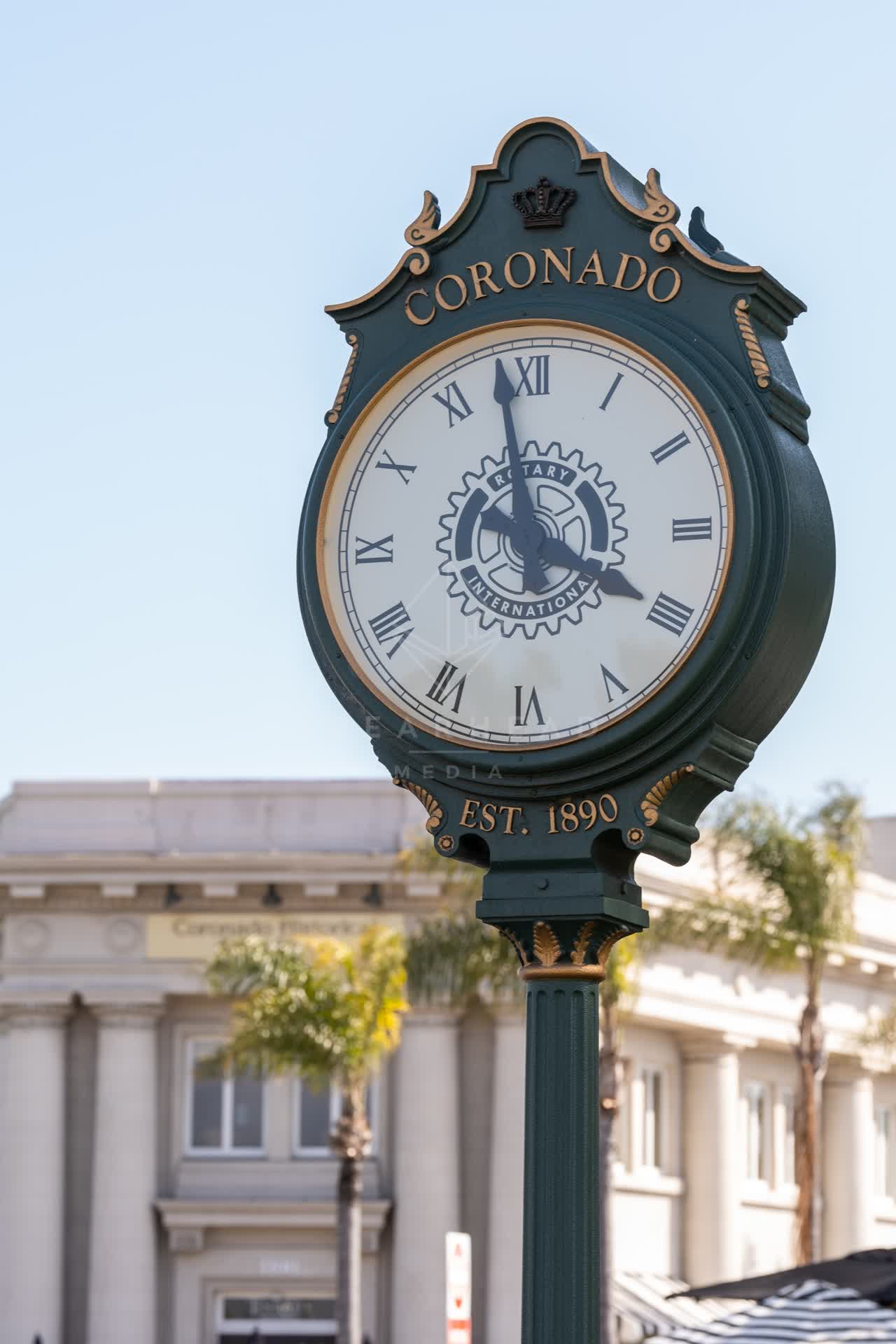 Close view of the downtown streets, palm trees and the buildings in Coronado.