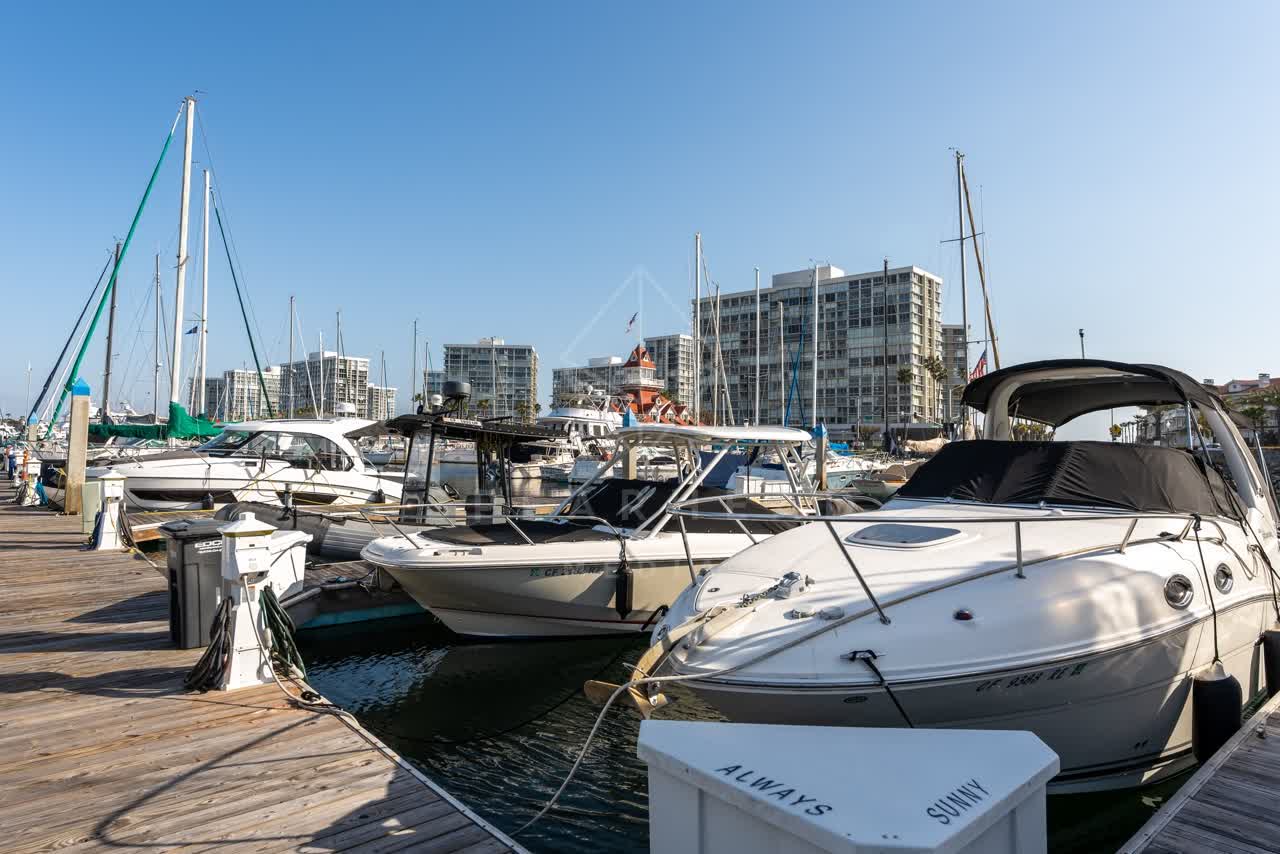 The harbor, boats and the bay at Glorietta Bay.