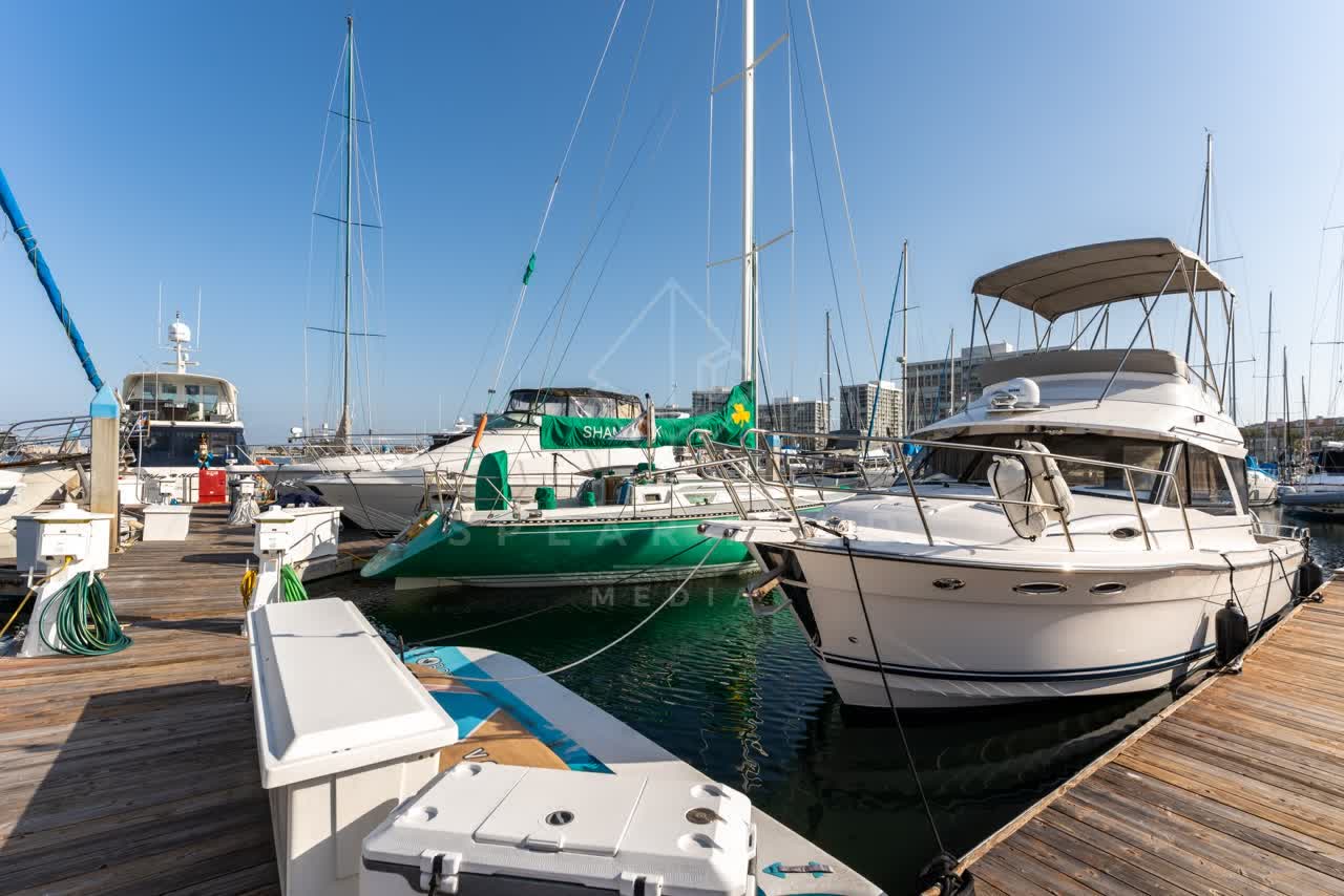 The harbor, boats and the bay at Glorietta Bay.
