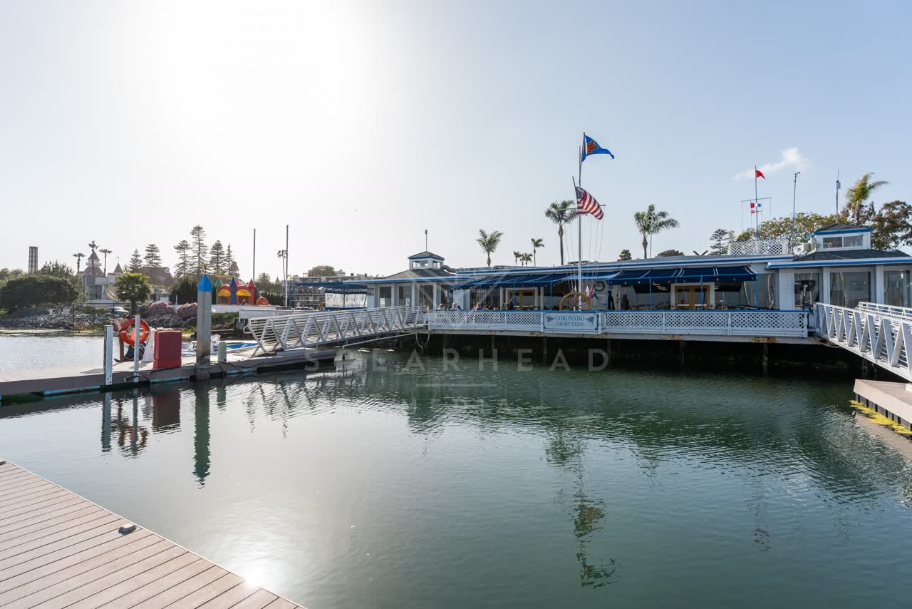 The harbor, the pier and boats at Glorietta Bay.
