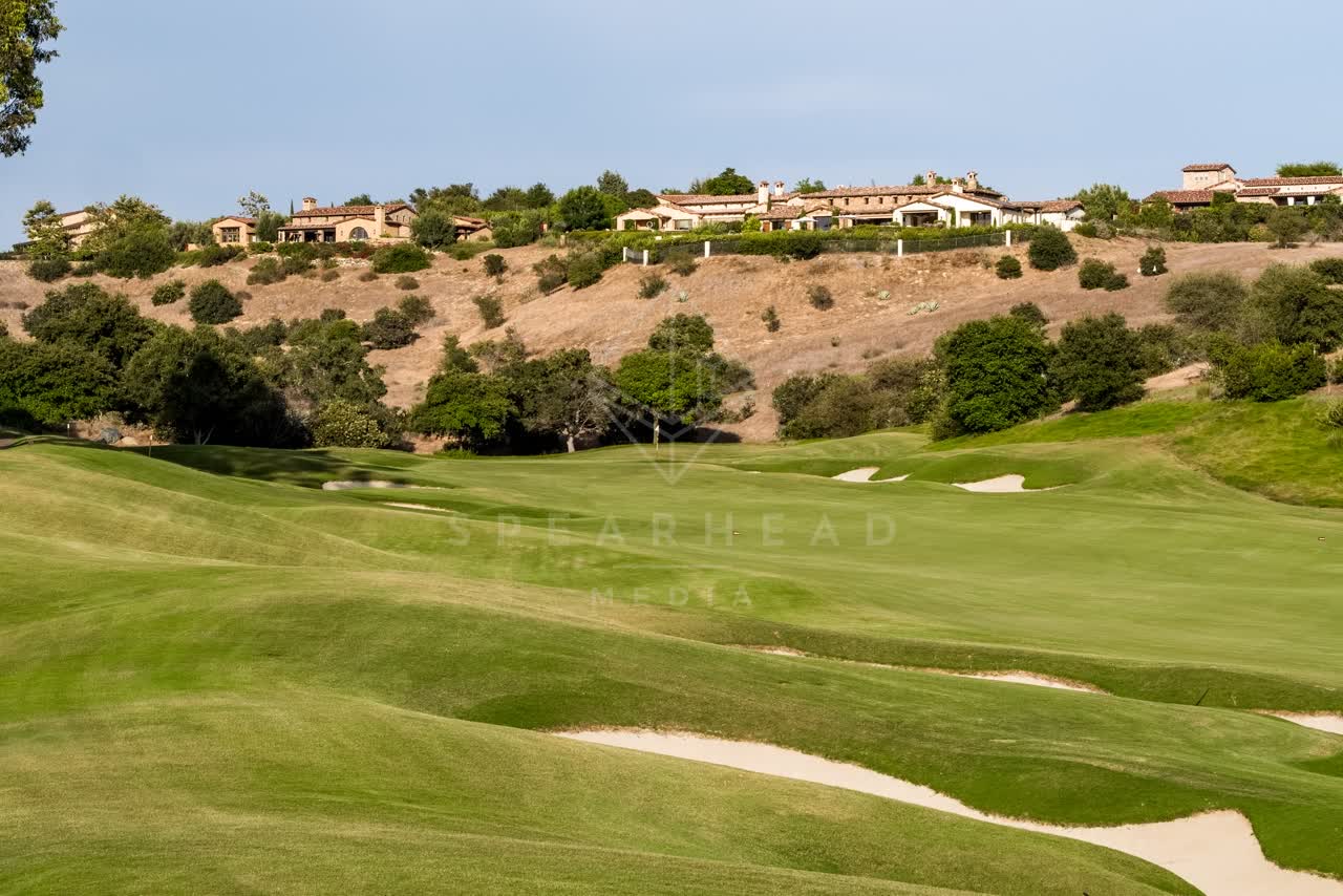 The country inland, homes and the buildings in Santaluz.