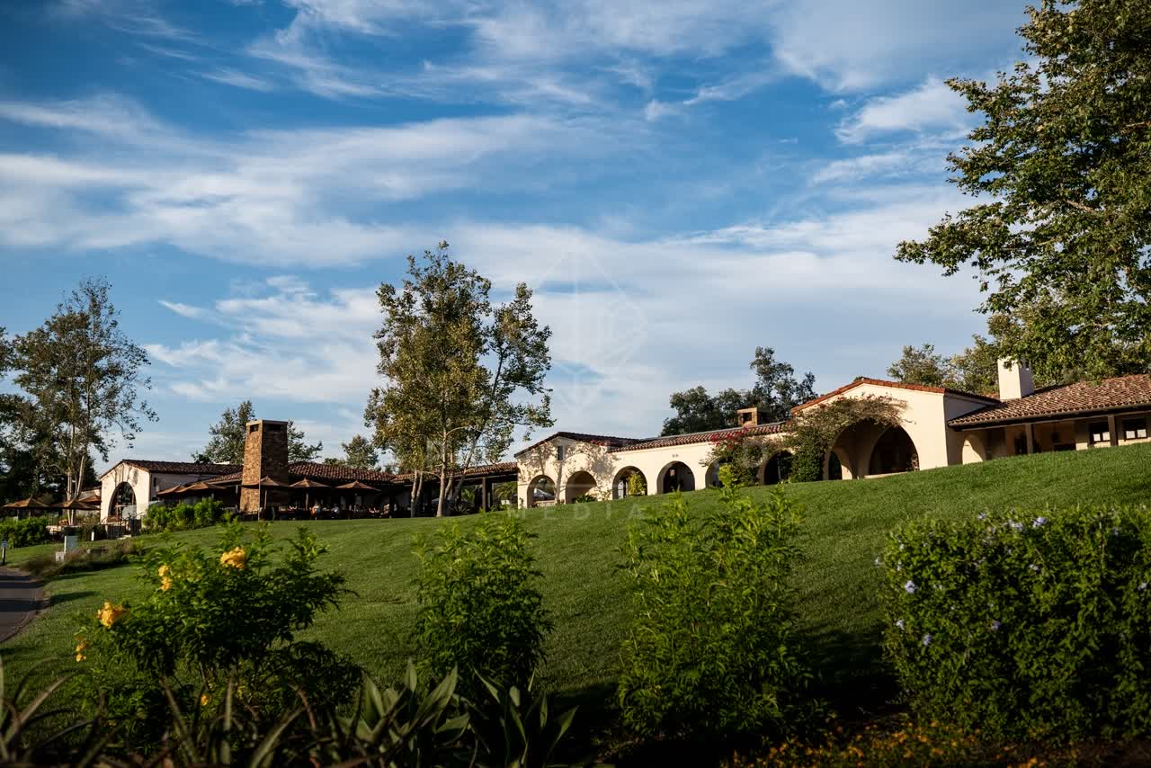 The country inland, homes and the buildings in Santaluz.