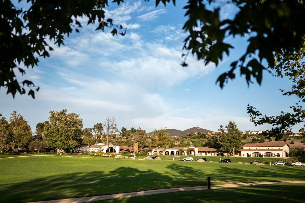 A park, homes and the buildings in Santaluz.