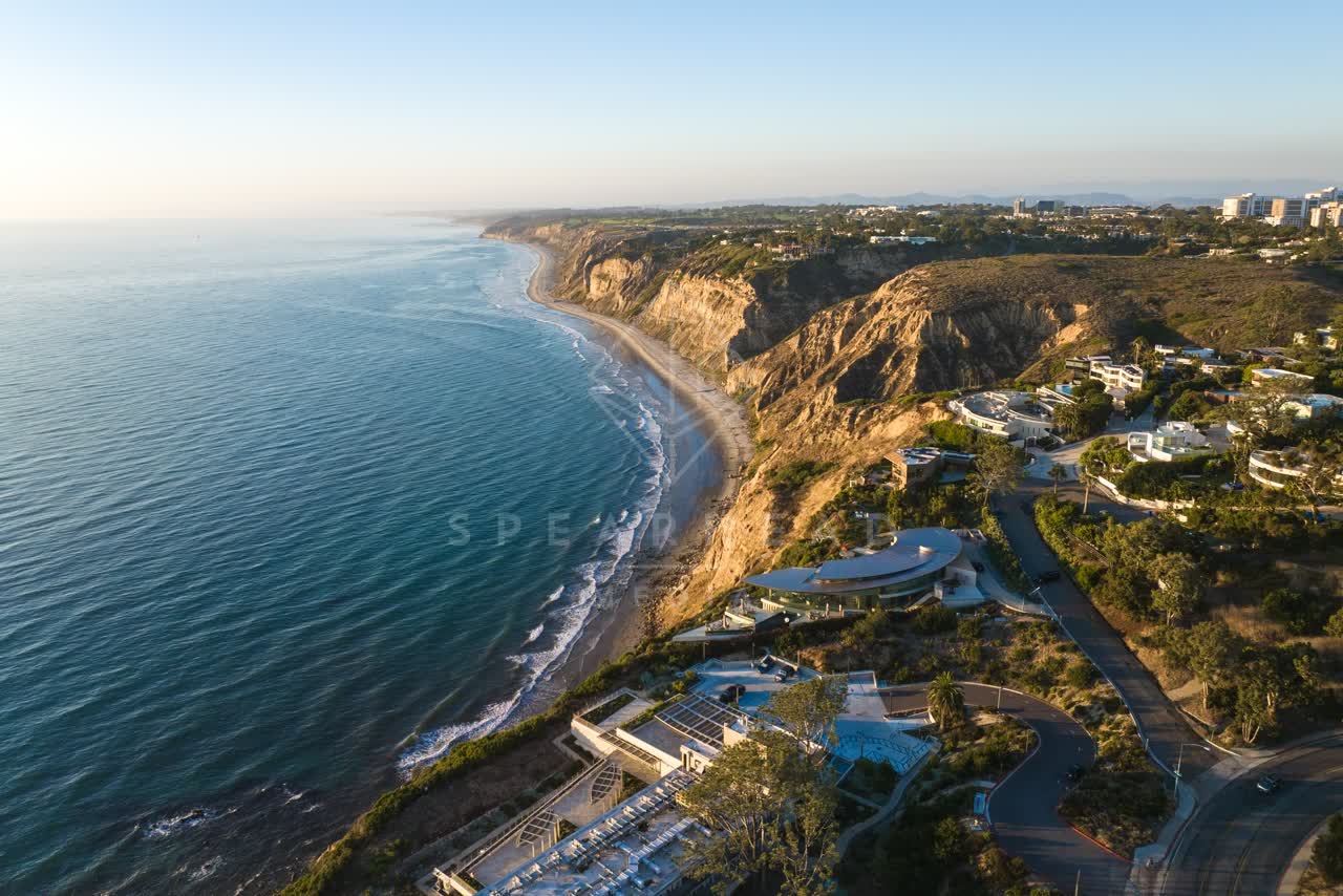 Aerial view of the cliffs, the ocean and homes at Black’s Beach.