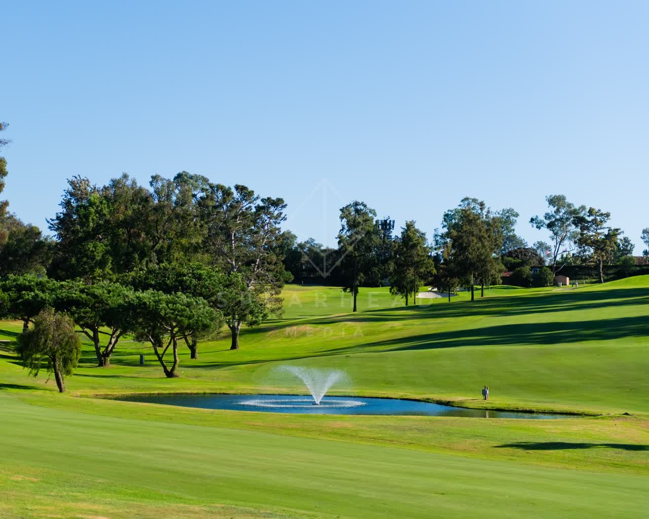 A park, wildlife and open country in Solana Beach, with people walking.