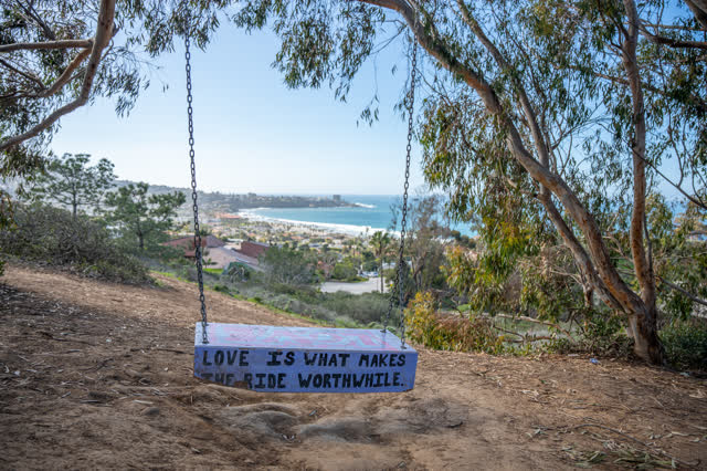 The secret swing by Birch Aquarium at Scripps Institution of Oceanography overlooking La Jolla Shores | Photo – 5