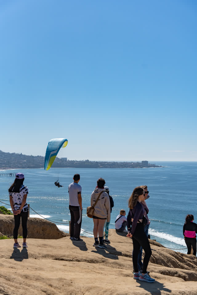 Torrey Pines Gliderport and the Paragliders above Black’s Beach and La Jolla Trail in Torrey Pines San Diego | Photo – 22