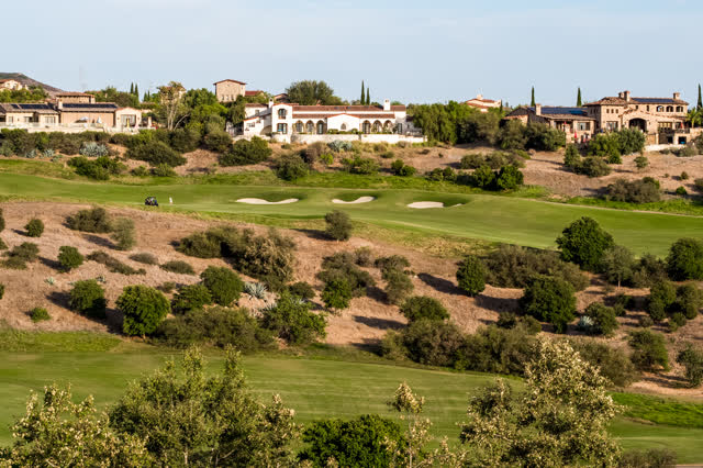 The country inland, homes and the buildings in Santaluz.