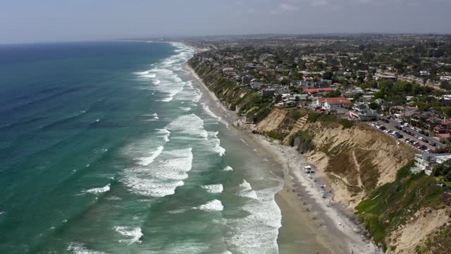 Aerial shot of Beacon’s Beach in Leucadia Encinitas | Video – 3