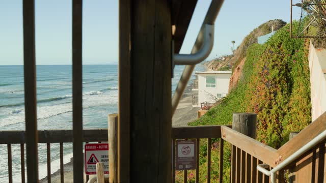 Elevated view of the cliffs, the surf and the ocean in Encinitas.
