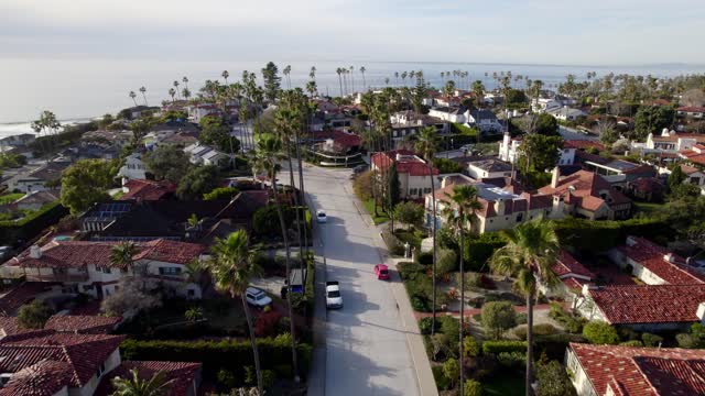 Flying over the beautiful coastline cliffs and beach of Bird Rock and Lower Hermosa in La Jolla | Drone Video – 19