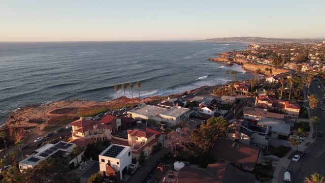 Flying above the Coastline and Beach of Sunset Cliffs Natural Park in Point Loma San Diego | Drone Video – 39