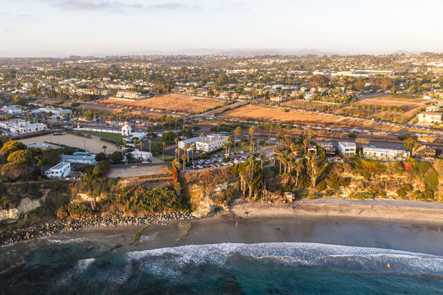 Aerial shot of Swami's Beach and coastline in Encinitas | Drone Photo